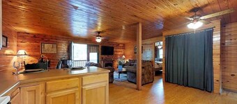 COZY UNIT #4 WATERFRONT LOG CABIN