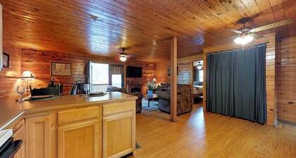 COZY UNIT #4 WATERFRONT LOG CABIN