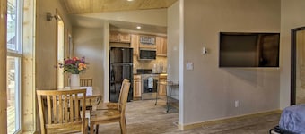 Mountain Cabin, Walk to Dining/Memorial Park!