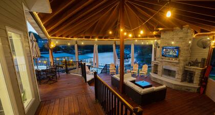 CALM, PEACEFUL COVE! Lakefront Oasis w/ guest house + no stairs to huge dock!