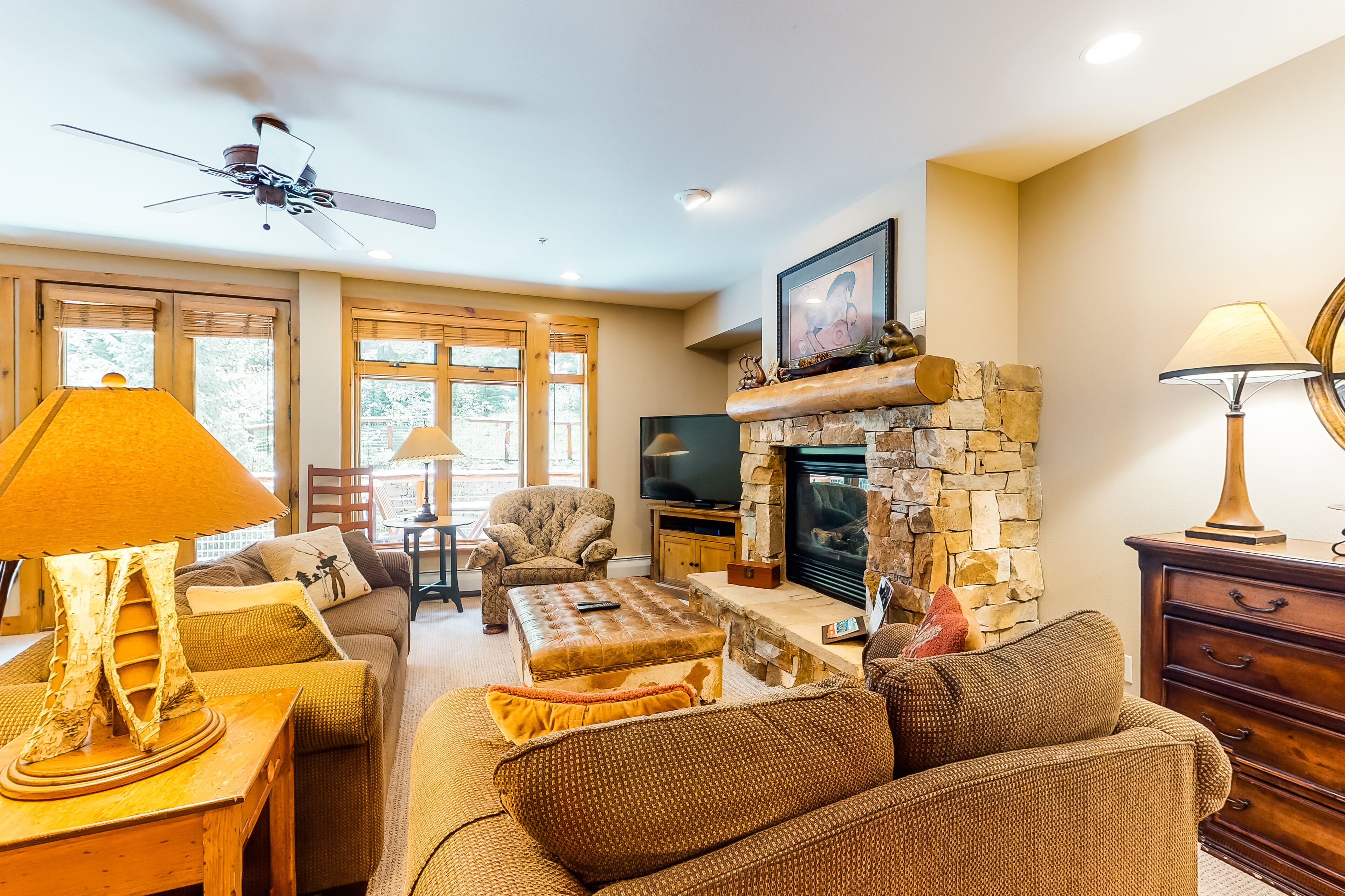 Stylish ski-in/ski-out retreat with heated outdoor pool, hot tub, & sauna