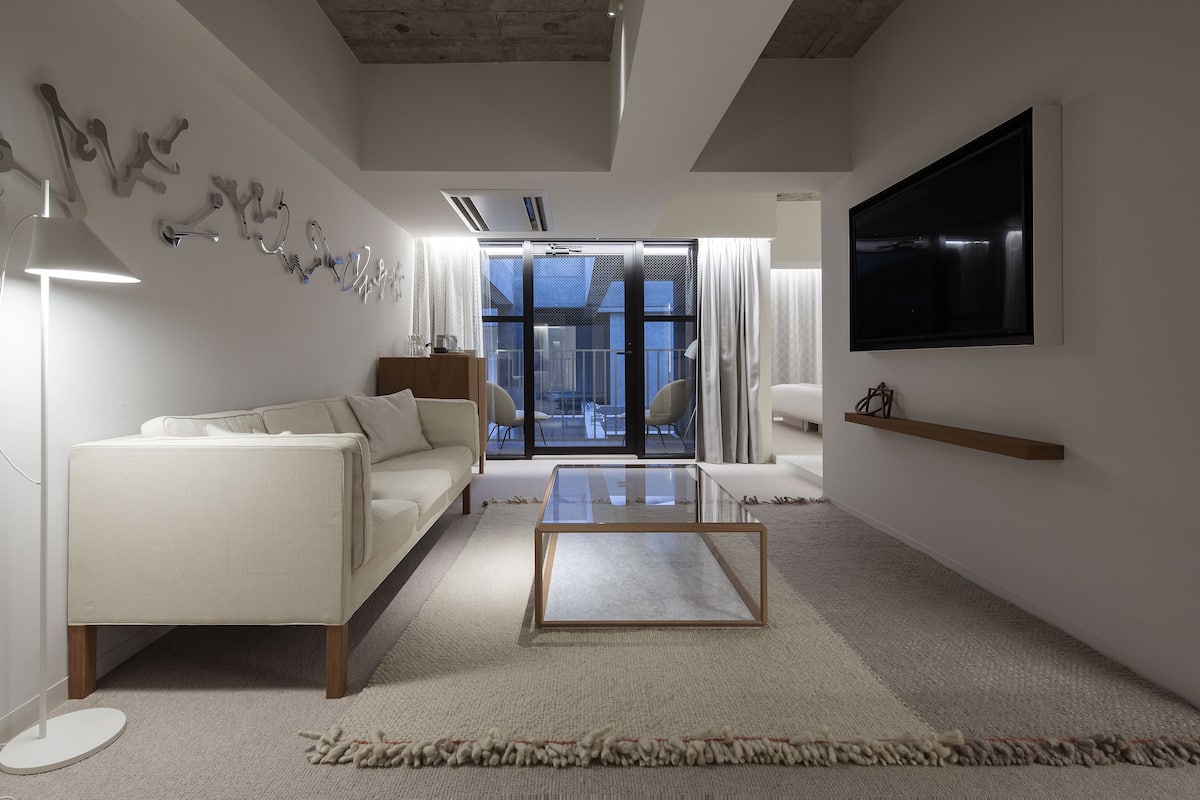 Junior suite, 1 kingsize bed, niet-roken (Heritage Tower) | 1 slaapkamer, luxe beddengoed, donzen dekbedden, een gratis minibar
