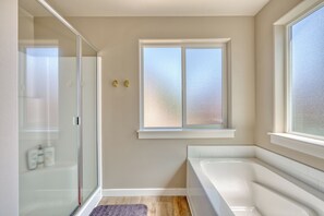 Combined shower/bathtub, hair dryer