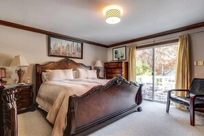 7 Schlafzimmer, Zimmersafe, Schreibtisch, Bügeleisen/Bügelbrett