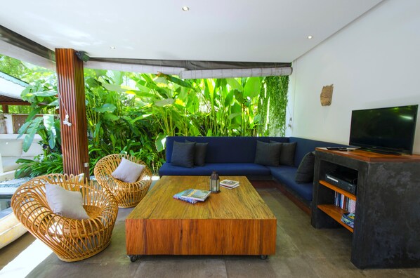 Villa, 3 Bedrooms | Living room - Villa Pagi (Kerobokan)