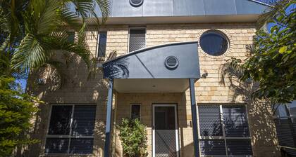 Beach House Bed & Breakfast