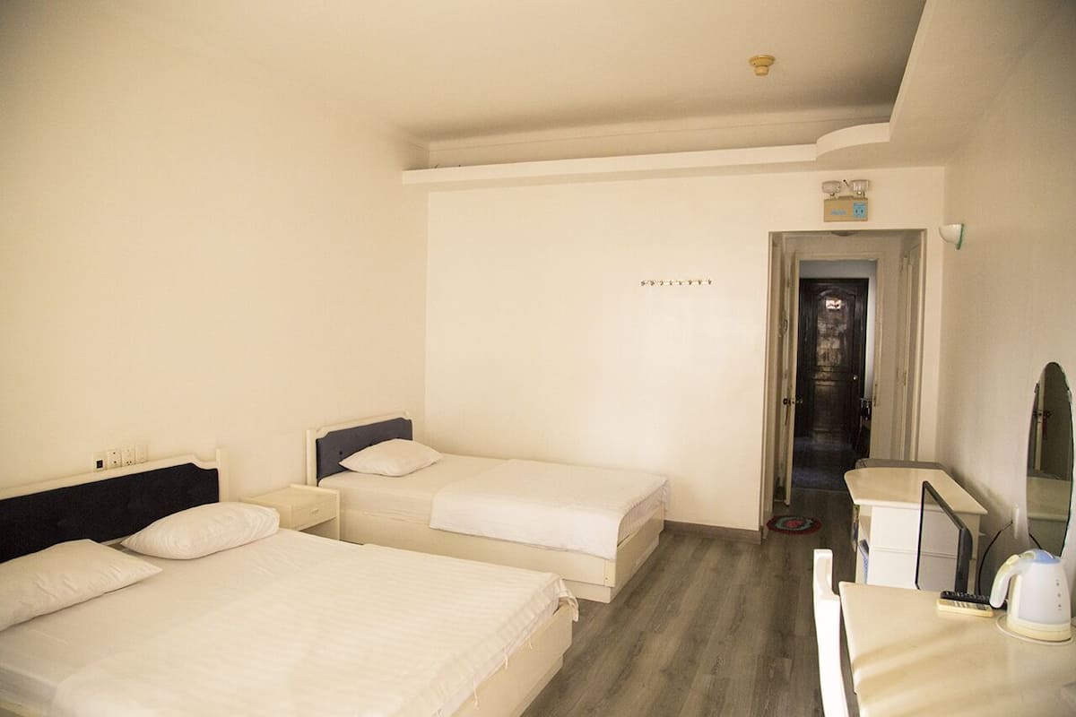 Minibar, desk, free WiFi