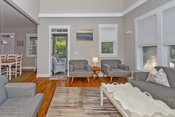 Image of Sabal palm cottage with screened in porch