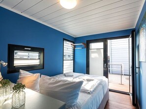 Unclassified image, 5 of 26, button