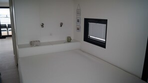2 bedrooms, bed sheets
