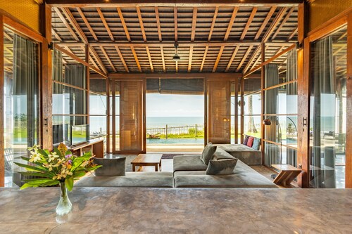 OCEAN VIEWS, TRANQUILITY, MAYA SATORI @ BALIAN SURF BREAK