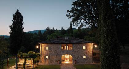 Casale Chiesina.
Villa in Tuscany for the EXCLUSIVE USE of the guest.