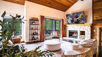 TV connectée, cheminée