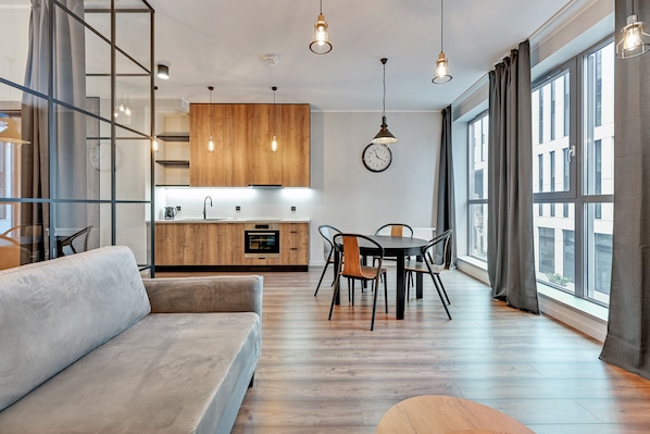 Premium Apartment | Living area | 46-inch flat-screen TV with digital channels, TV