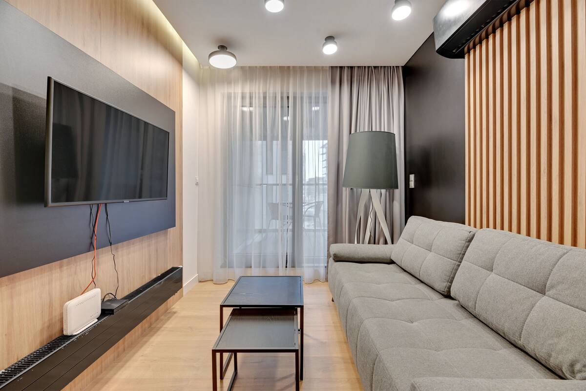 Economy Studio Suite | Living area | 46-inch flat-screen TV with digital channels, TV