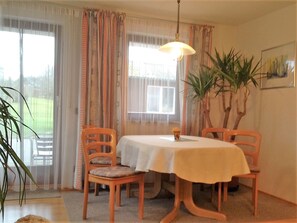 Apartment | In-room dining - Ferienwohnung Singer (Schnaittach)