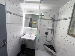 Toallas, jabón, papel higiénico