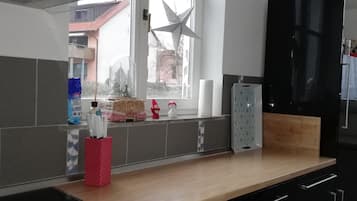 Apartment, 2 Bedrooms (80m²) | Private kitchen | Oven, high chair
