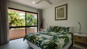 3 bedrooms, bed sheets