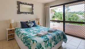 3 bedrooms, bed sheets