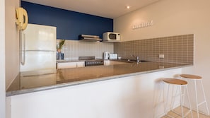 Microwave, stovetop, dishwasher