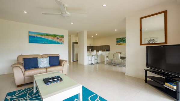 TV - The Noosa Apartments 2 (Noosa Heads)