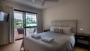 3 bedrooms, bed sheets - The Noosa Apartments 4 (Noosa Heads)