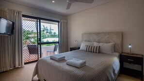 3 bedrooms, bed sheets