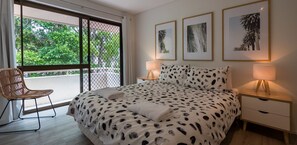 2 bedrooms, bed sheets