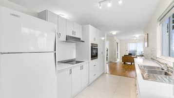 Microwave, dishwasher
