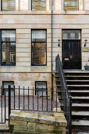 Exterior detail - Elegant 2 Bedroom Apartment in West End (Glasgow City)