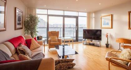 Apartment with river view 2 minutes from the hydro