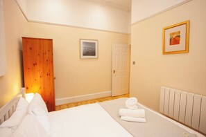 1 bedroom, iron/ironing board, travel cot, WiFi