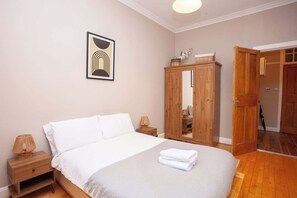 2 bedrooms, iron/ironing board, travel cot, WiFi