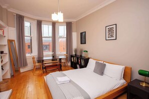 2 bedrooms, iron/ironing board, travel cot, WiFi