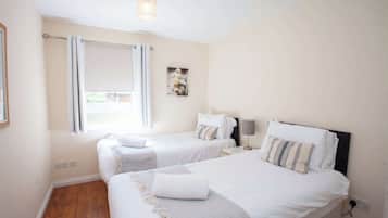 2 bedrooms, iron/ironing board, WiFi, bed sheets