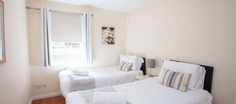 Homely Flat close to Centre with Free Parking!