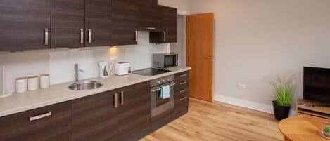 Réfrigérateur, micro-ondes, four, lave-vaisselle