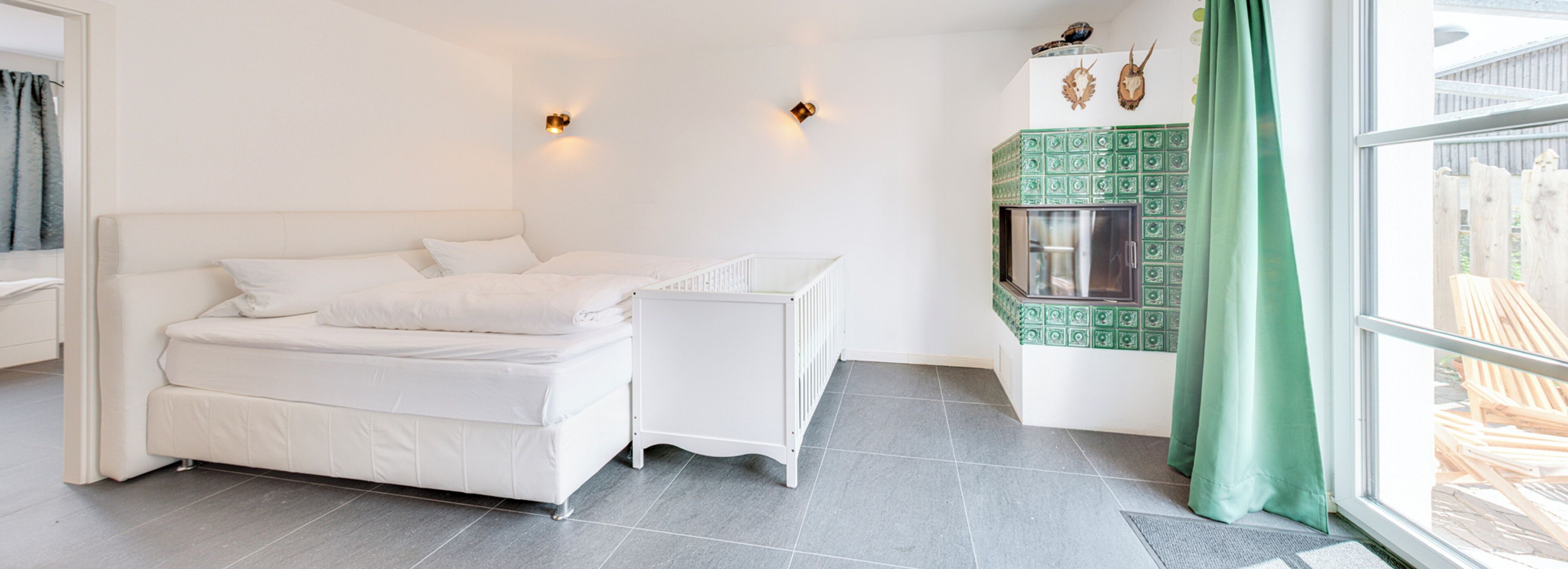 تجهيزات عازلة للصوت وملاءات أسرّة