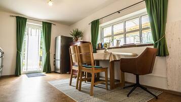 Huoneisto | Oleskelualue | 1–tuumainen taulutelevisio, jossa satelliittikanavat