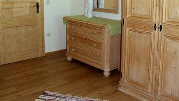 Apartment | Living area | 1-inch flat-screen TV with satellite channels, TV
