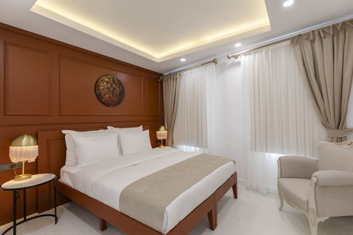 1 bedroom, egyptian cotton sheets, premium bedding, minibar