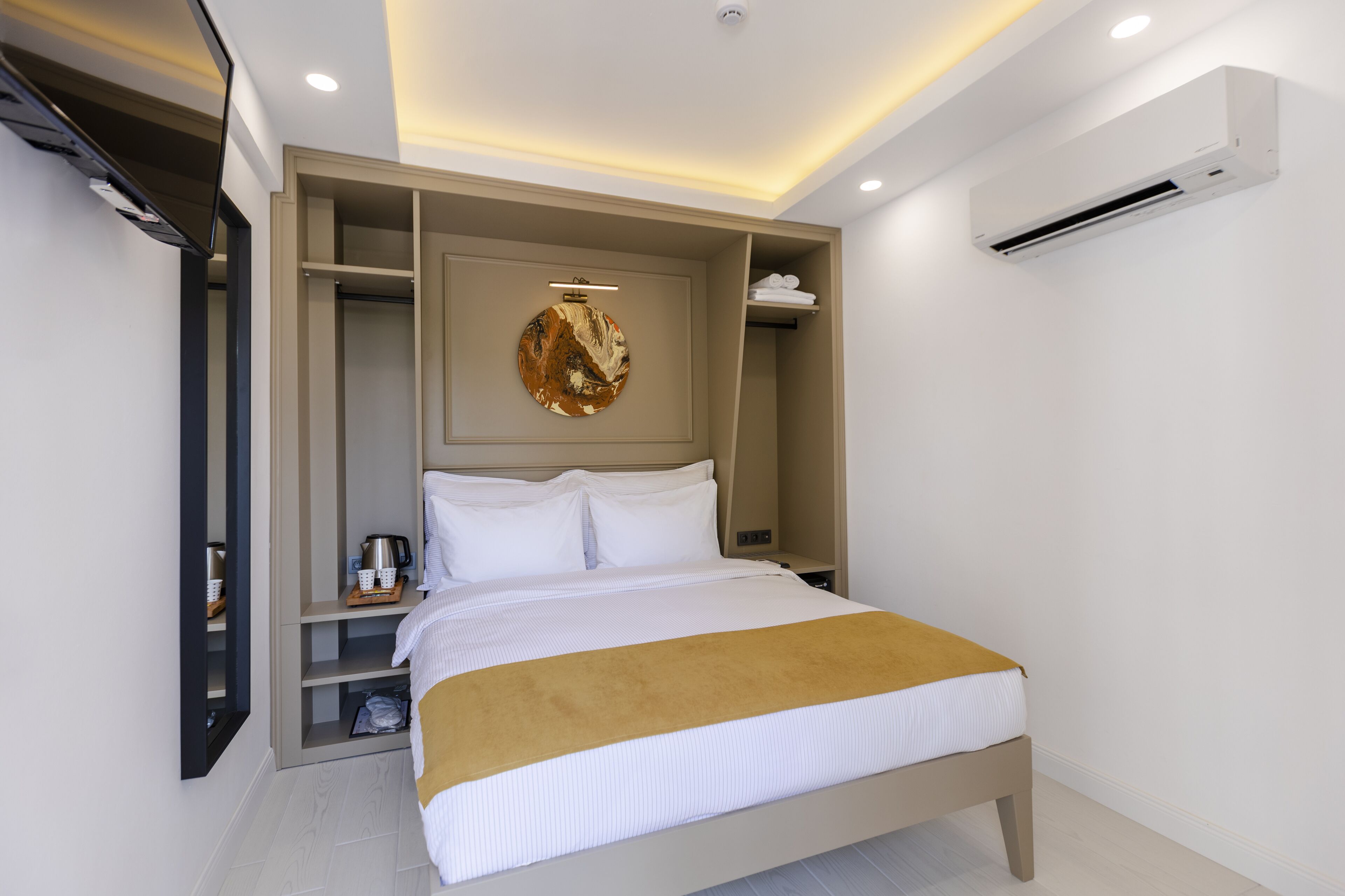 1 bedroom, egyptian cotton sheets, premium bedding, minibar