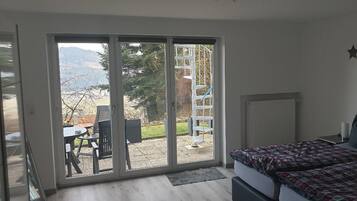 Apartment | 3 bedrooms, free WiFi, bed sheets