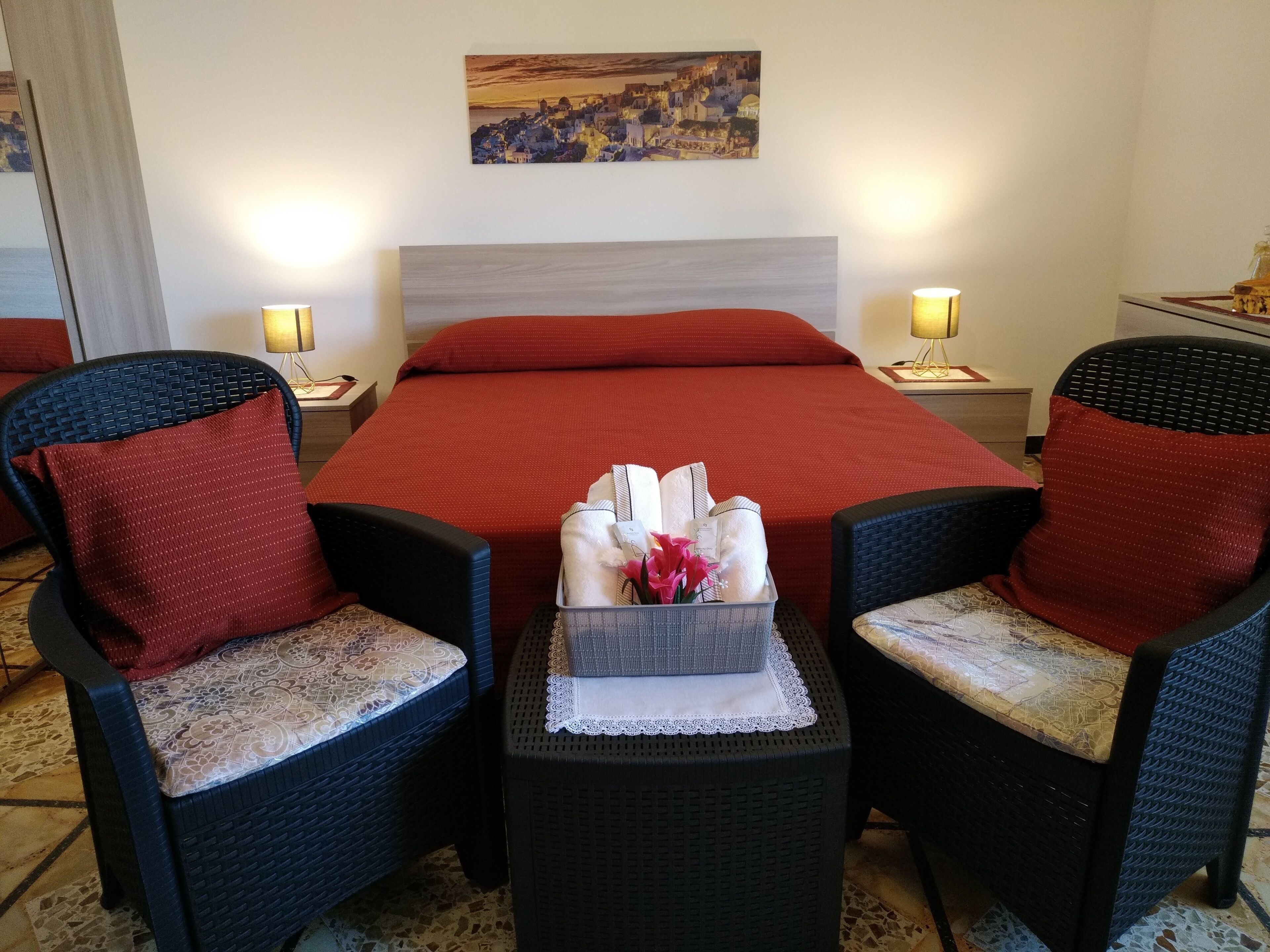 2 bedrooms, iron/ironing board, WiFi