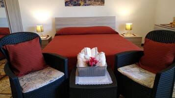 2 bedrooms, iron/ironing board, WiFi