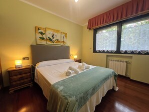 6 slaapkamers, een strijkplank/strijkijzer, gratis wifi, beddengoed