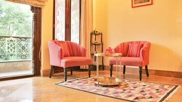 Egyptian cotton sheets, premium bedding, minibar, individually furnished