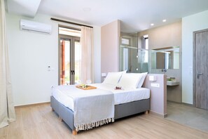 3 bedrooms, in-room safe, iron/ironing board, free WiFi