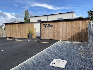 Le Toucan vous accueille, deux places de parking Ă disposition